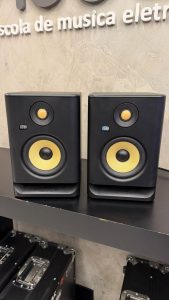 PAR MONITOR DE AUDIO KRK ROKIT 5" G4